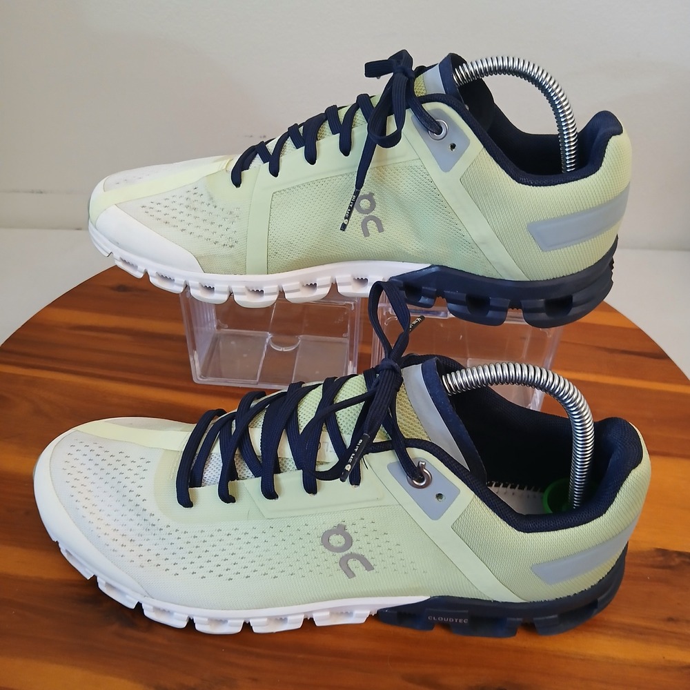 On Cloudflow 3 Womens 9.5 Green Running Shoes Sneakers 35.98685